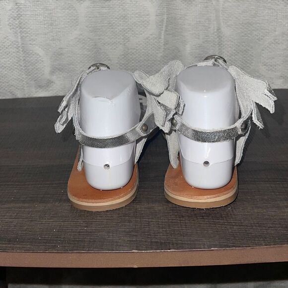 Anthropologie Wenona Rebels Ancient Greek sandals silver angel wing, size 10 - Picture 2 of 5